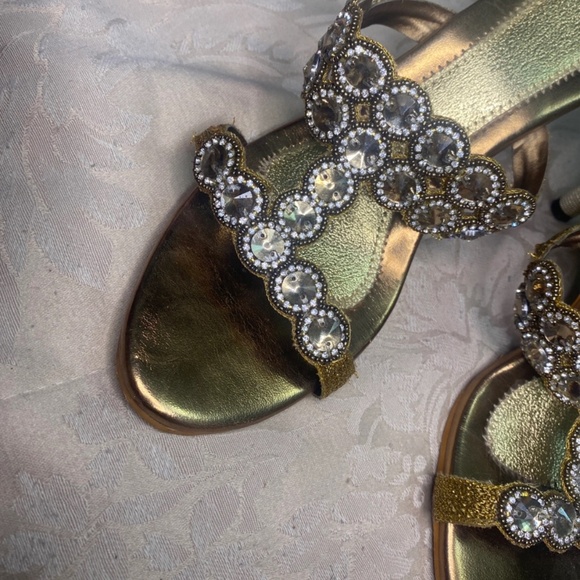 Gold heels - Picture 2 of 4